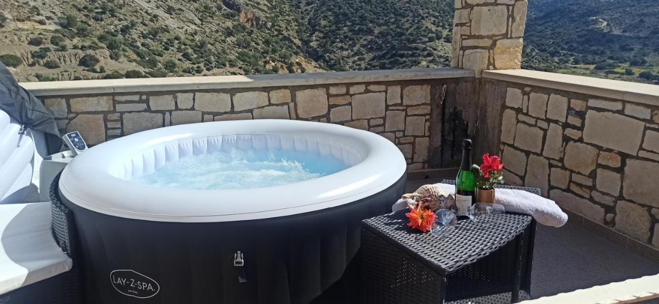 Elouthia Residence With Sea View And Hot Tub Τσούτσουρος Εξωτερικό φωτογραφία